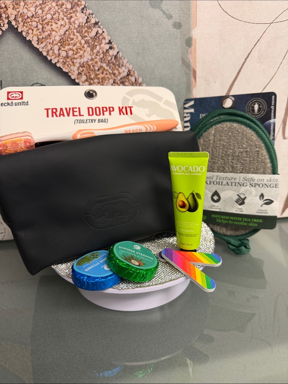 Unisex Ecko Unlimited Black Travel Dopp Kit with accessories. 🆕